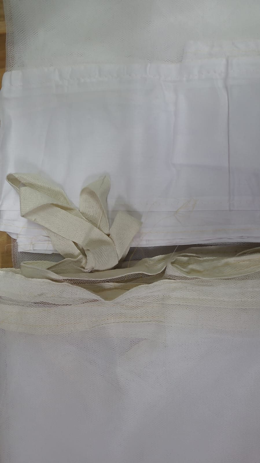 White bed mosquito nets for hospitals and institutions